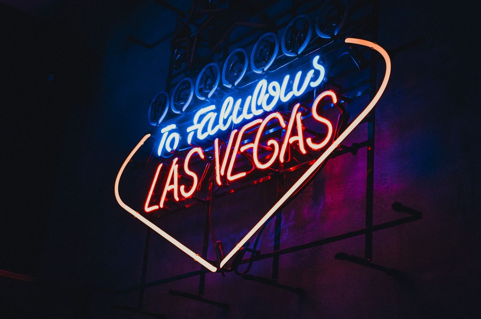 Lampu neon bertuliskan Fabulous Las Vegas
